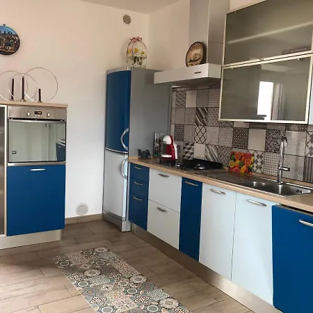 Garibaldi Apartment *